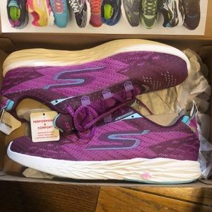 Sketchers sneakers